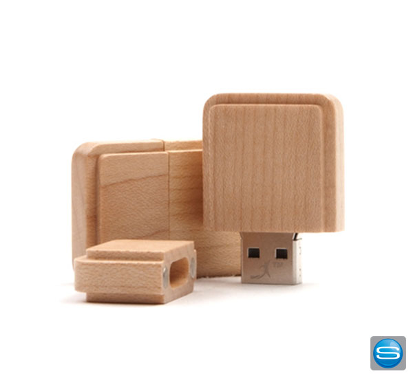 USB Stick aus Holz in Quadratform mit Ihrem Logo gravieren