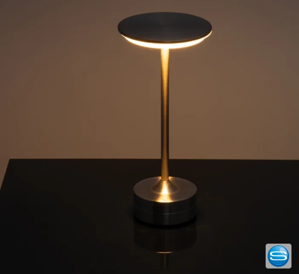 Tischlampe aus Edelstahl mit Ihrem Logo versehen