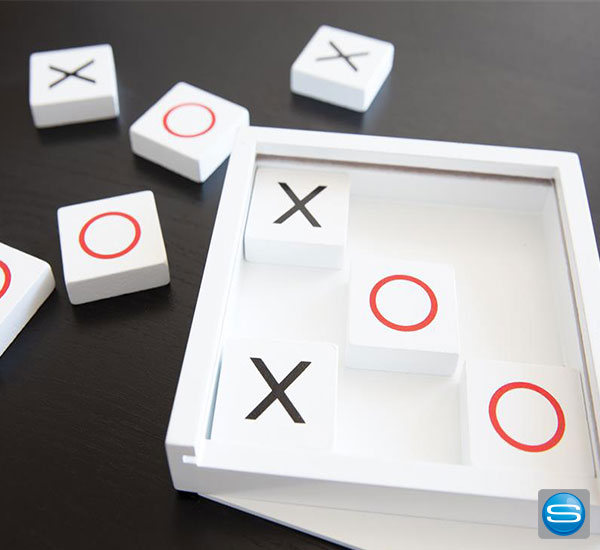 tic-tac-toe-spiel-mit-eigenem-firmenlogo