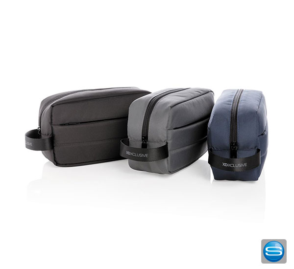 kulturtasche-aus-rpet-als-werbemittel-mit-logo-bedruckt Kulturtasche aus Impact AWARE™ rPET mit persönlichem Logodruck