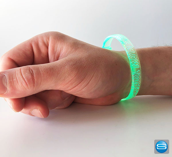 soundgesteuerte-armbaender-mit-logo LED Armband mit Ihrem Logo!
