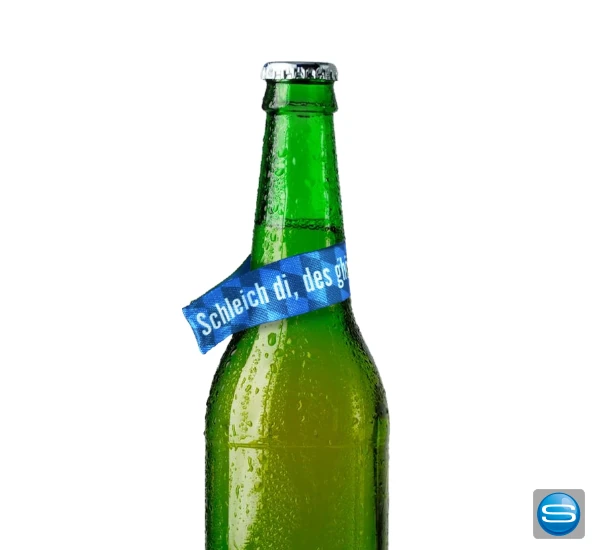 Nachhaltiges Magnetband camarc® LongFlip aus recycelten PET als Werbeanbringung