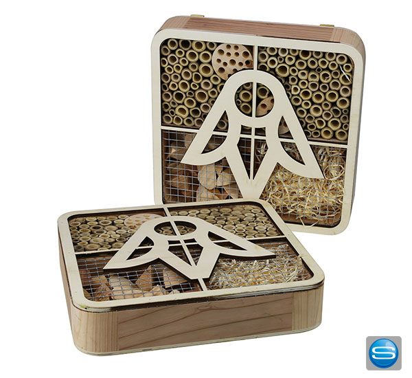 insektenhotel-mit-eigenem-logo-als-werbegeschenk Insektenhotel mit Logo-Cover als Werbegeschenk
