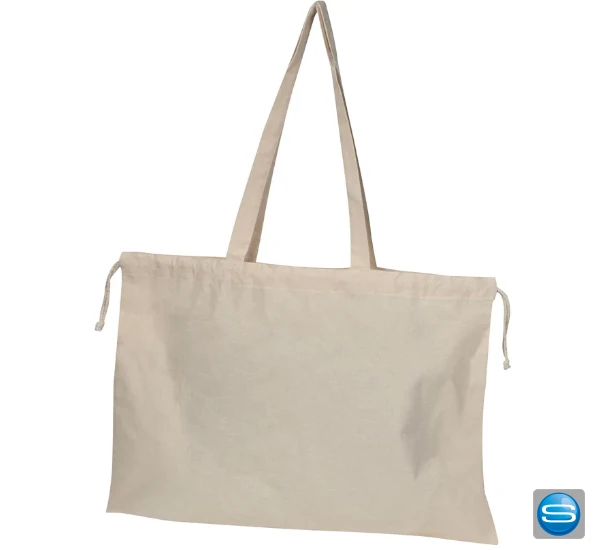 Große Bio-Baumwolltasche mit Kordelzug und Logodruck als nachhaltiges Werbegeschenk