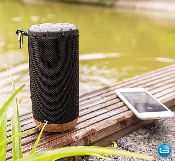 kork-lautsprecher-outdoor-bluetooth-lautsprecher-schwarz