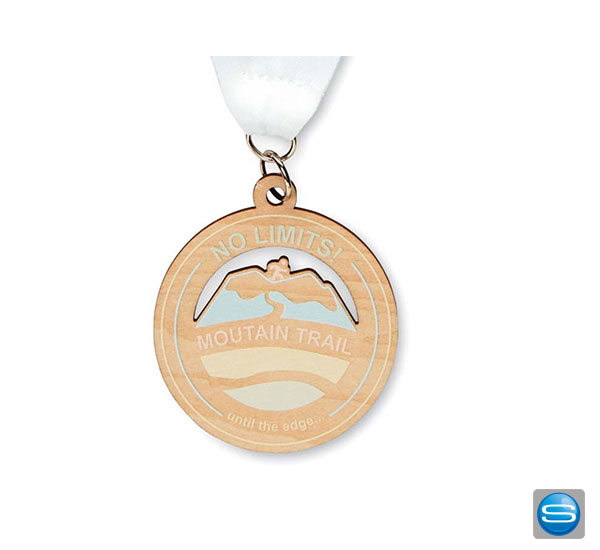 Medaille aus Holz in individueller Form